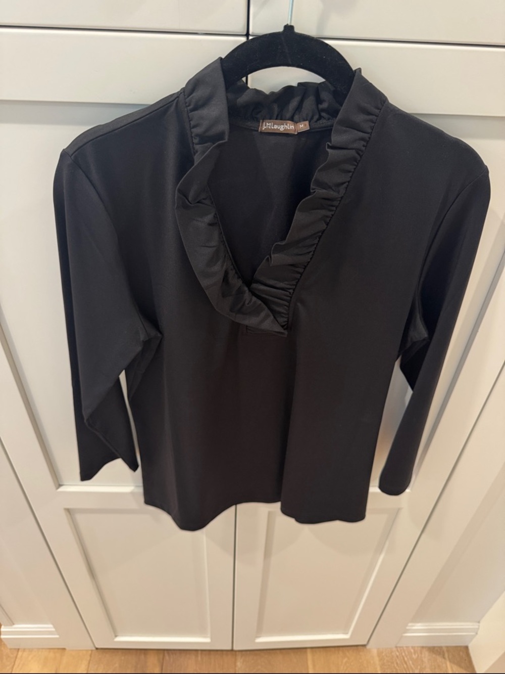 J. McLaughlin Durham Catalina cloth Black Ruffle V-Neck 3:4 sleeve top